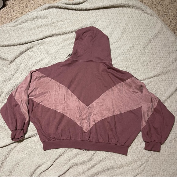 WOMEN'S PINK VICTORIA'S SECRET CROPPED ZIP UP JACKET - Picture 3 of 4